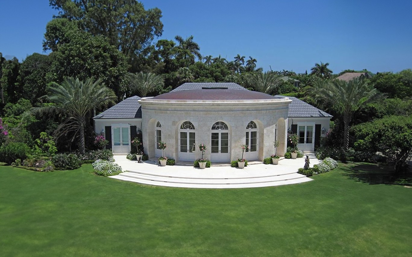 Beautiful, luxury circle roof on mansion in Palm Beach, FL